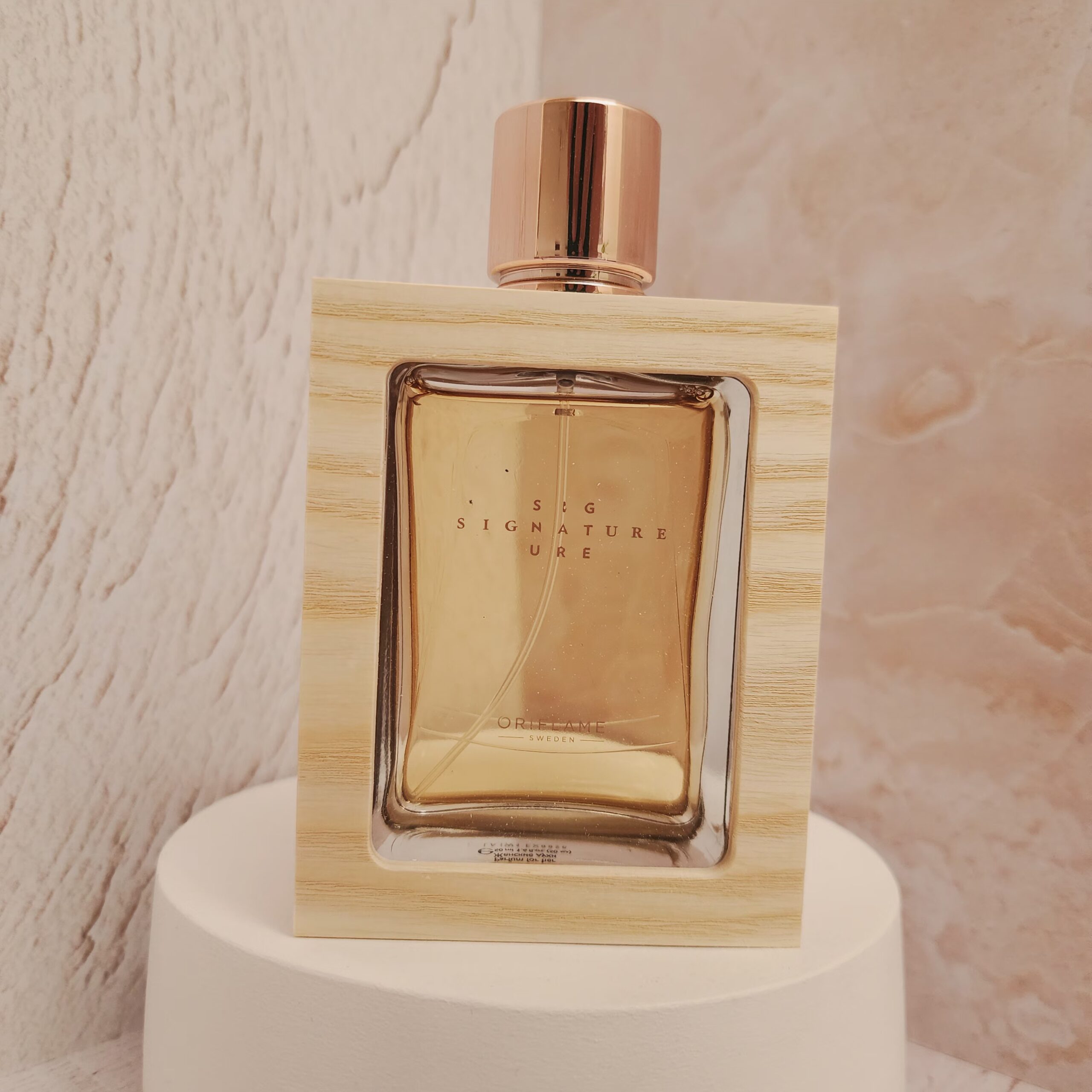 عطر زنانه سیگنچر