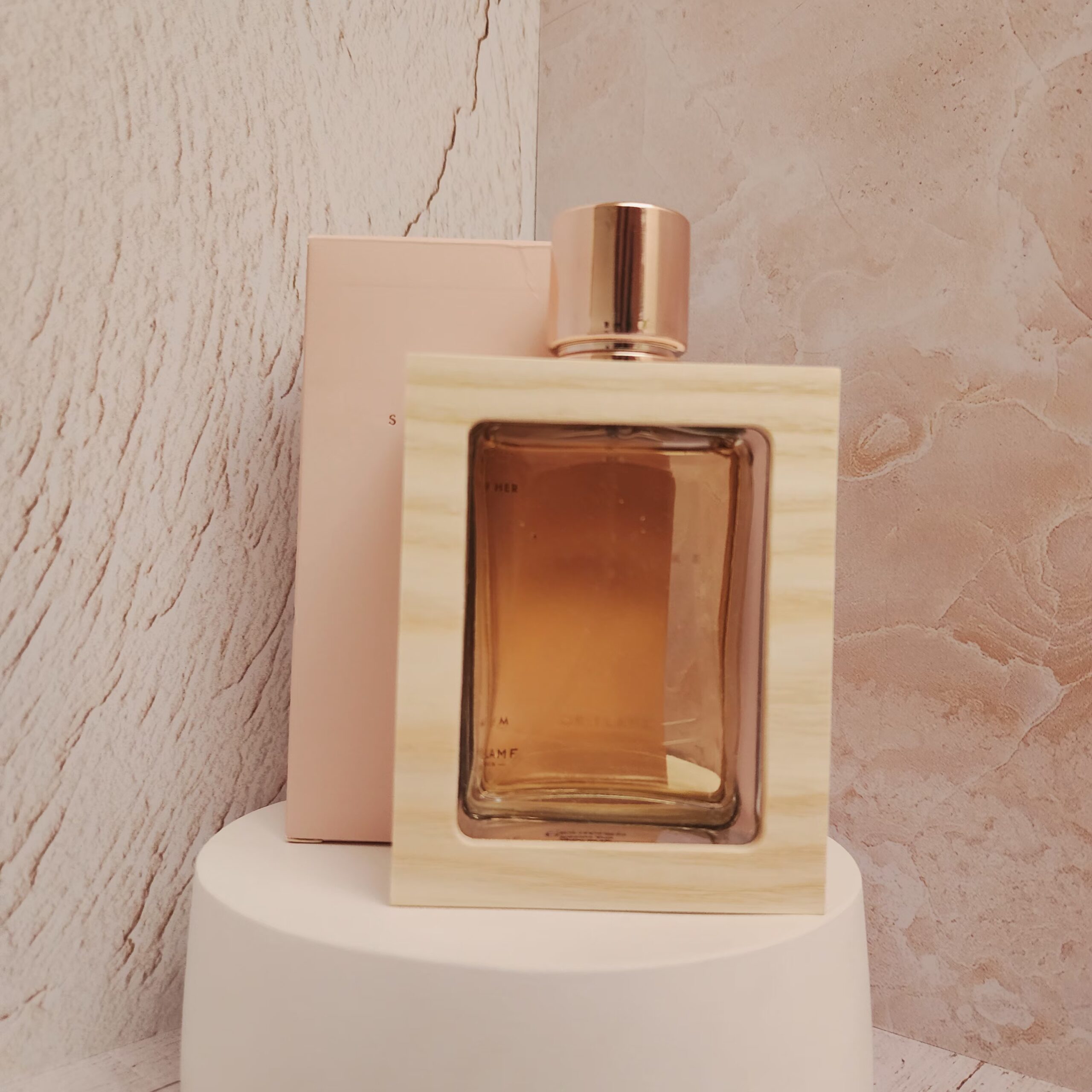 عطر زنانه سیگنچر - تصویر 3