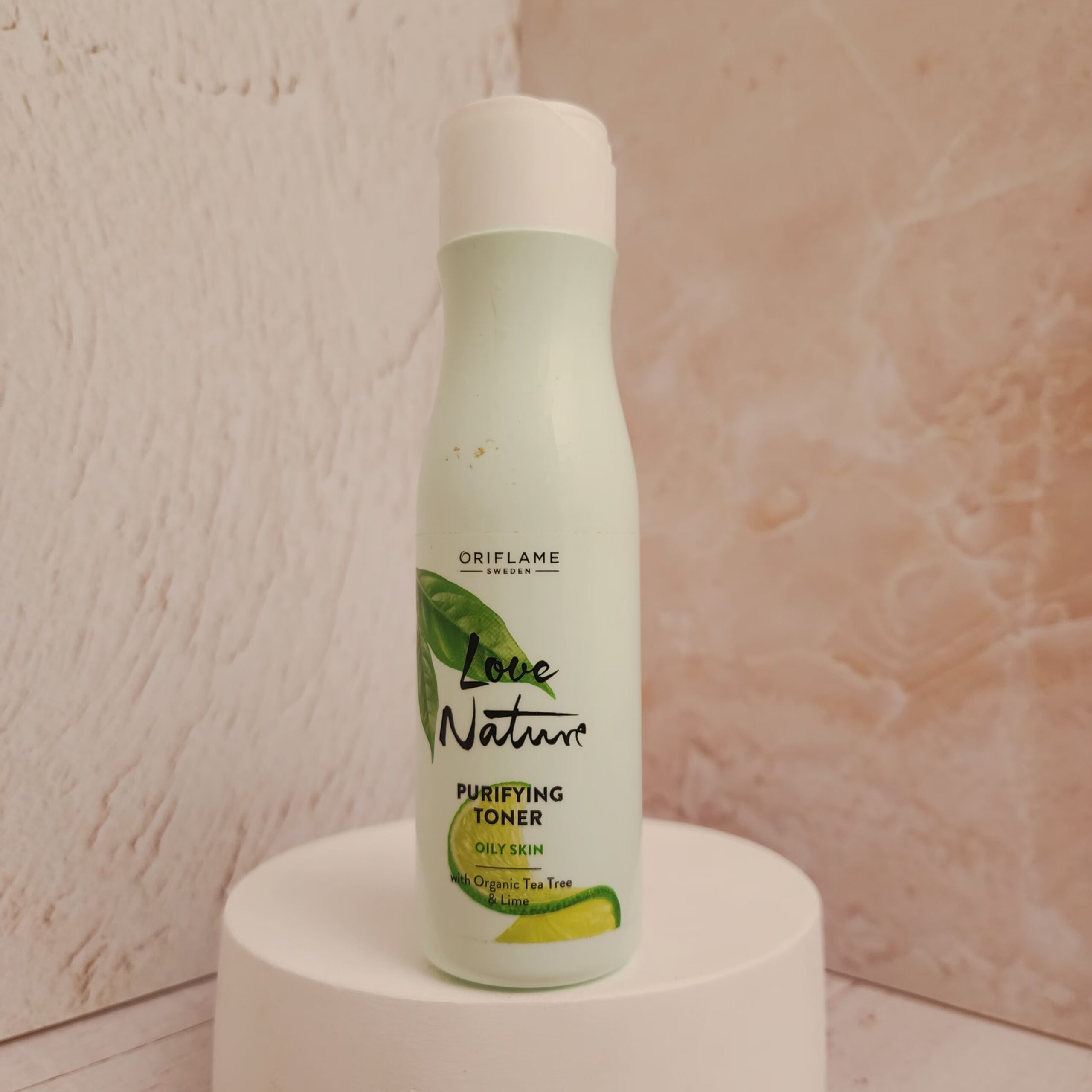 تونر صورت لاونیچر لیمو و چای سبز