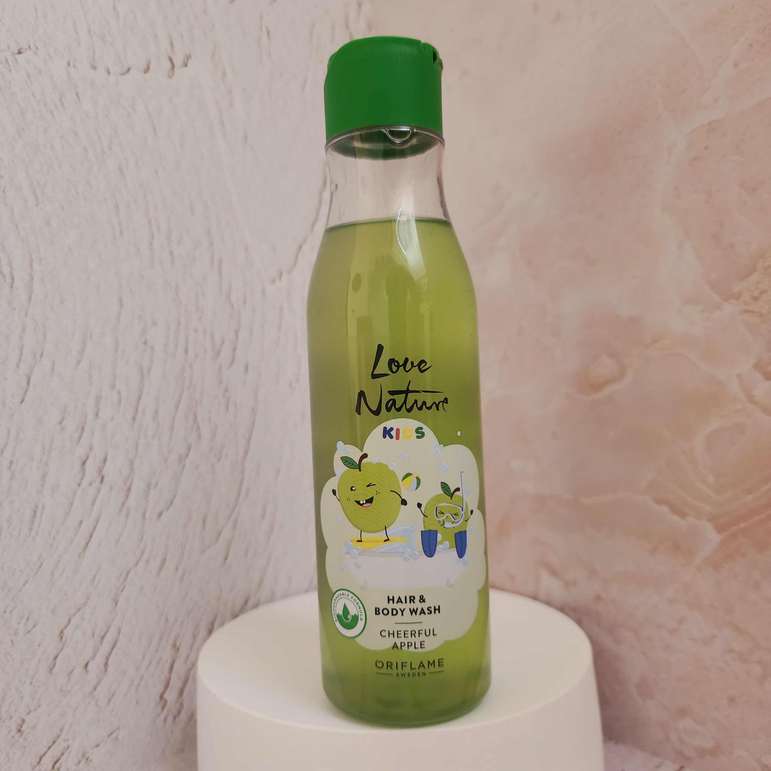 شامپو مو و بدن کودکان با عصاره سیب سبز