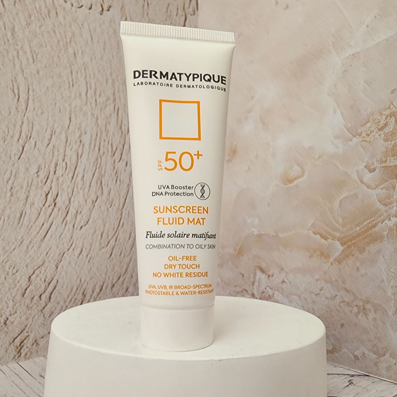 کرم ضد آفتاب بی رنگ درماتیپیک مدل Anti Acne با SPF+50 مخصوص پوست چرب حجم 40 میلی لیتر - تصویر 2